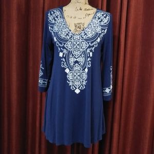 Navy Blue Tunic with White Detail 💙